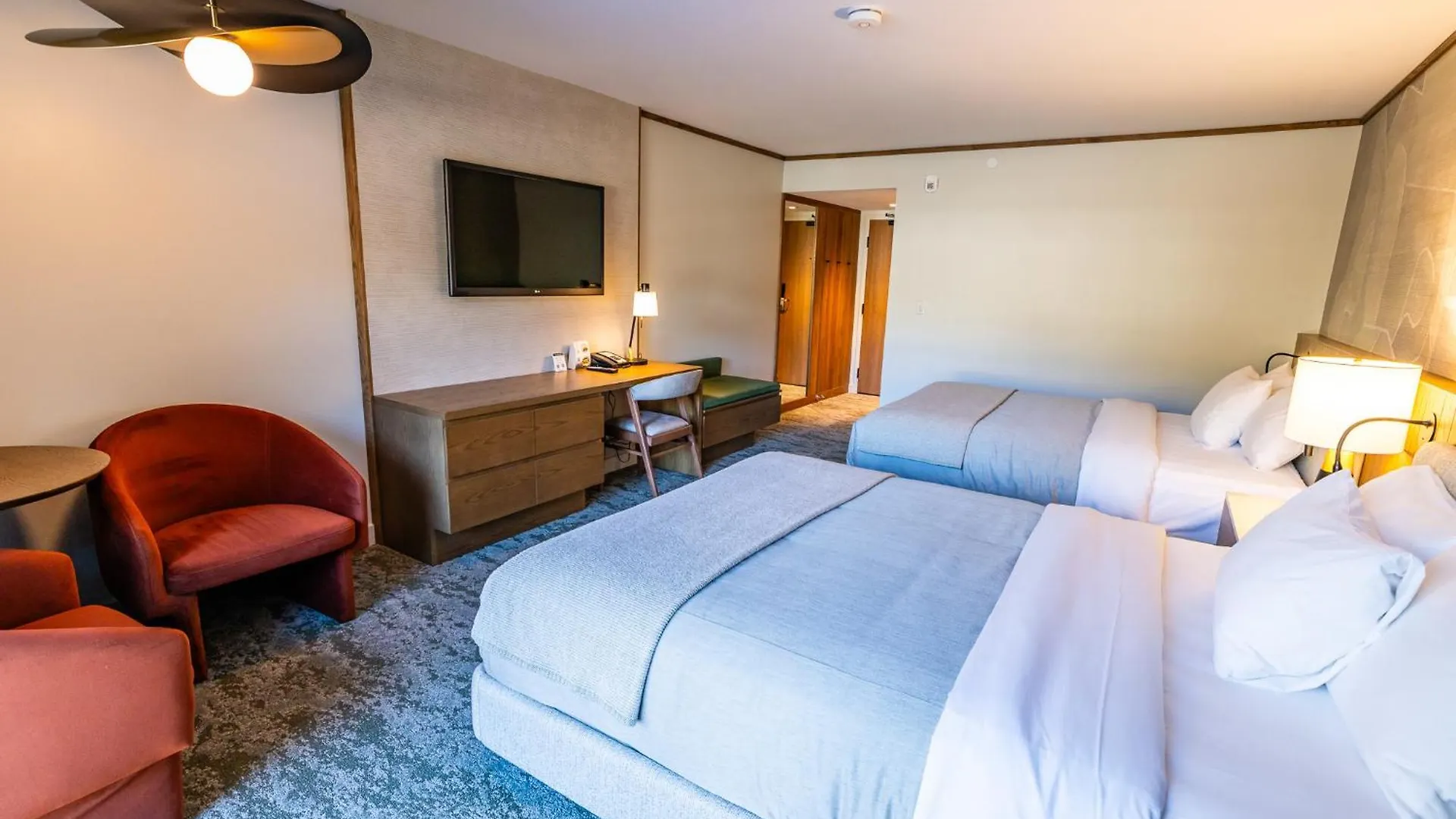 Banff Park Lodge Отель